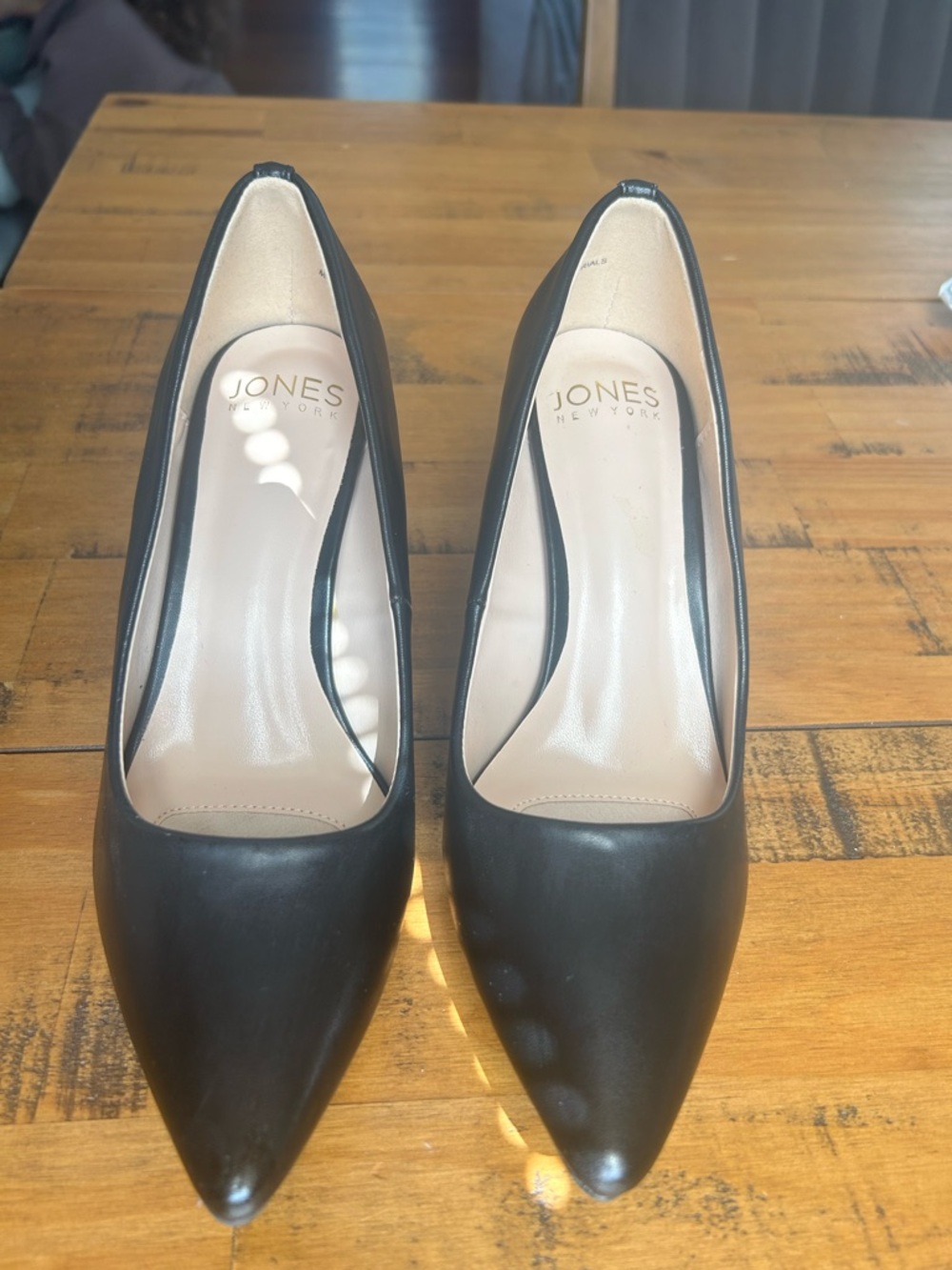 Jones New York Black Pointed-Toe Leather Pumps